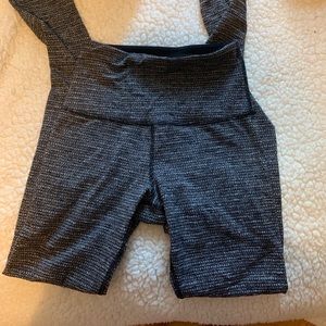 FULL LENGTH STRETCHY LULU LEMON LEGGINGS